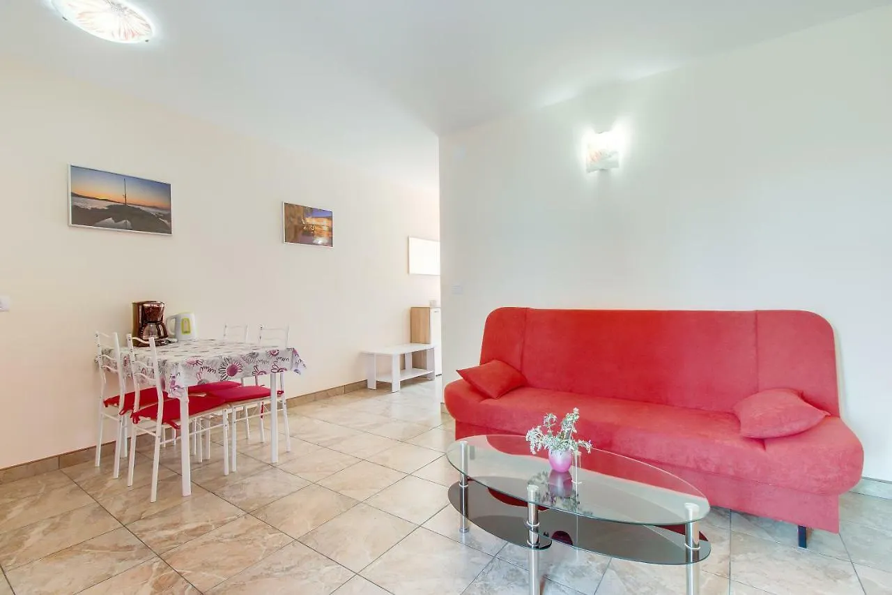 Apartmani Villa Casper ヴェリ・ロシニュ 0*,  クロアチア